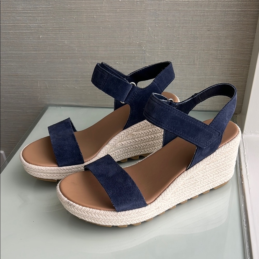 Sorel Navy Cameron Wedge Sandals - size 8